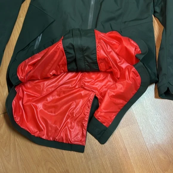 VGUC Lululemon Definitely Raining Jacket (US 6) - Gator Green - Picture 3 of 16